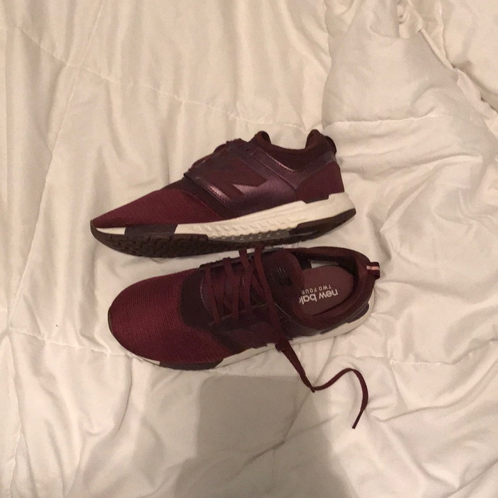 New balance tennis shoes